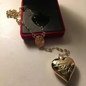 ISO!!!! lana del rey necklace